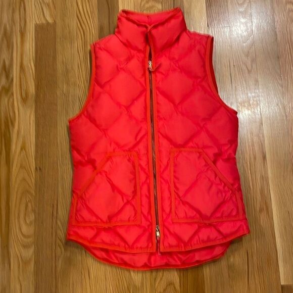 J CREW EXCURSION VEST - Picture 2 of 4